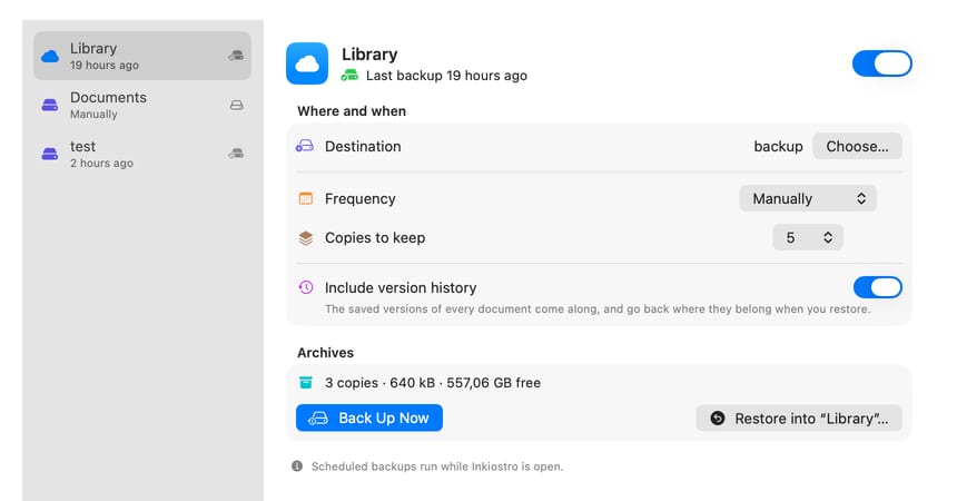 Les réglages de sauvegarde sur Mac : trois emplacements dans la colonne, avec la destination, la fréquence, le nombre de copies et la date de la dernière sauvegarde.
